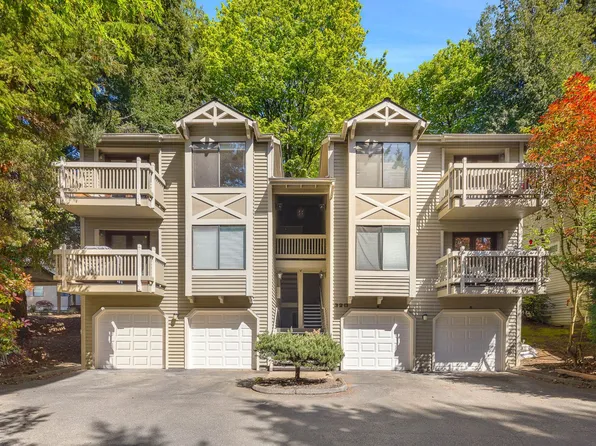 320 10th St APT 3, Kirkland, WA 98033