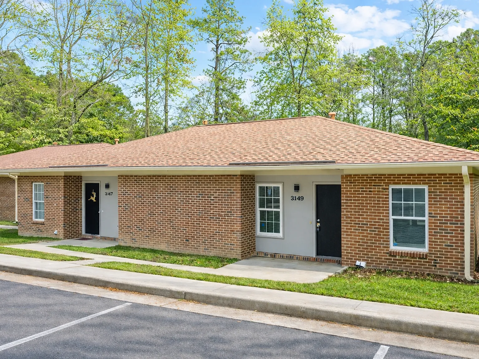 Woodpecker Court Duplexes — Photo 1
