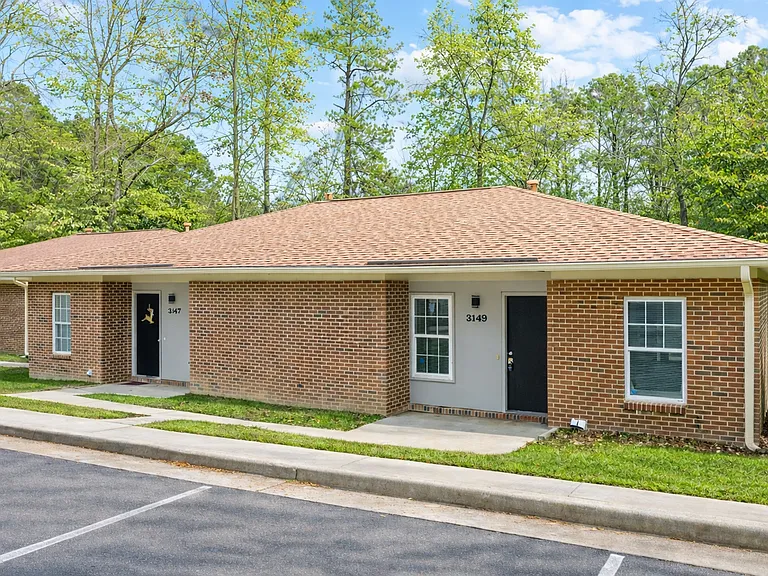 Woodpecker Court Duplexes — Photo 1
