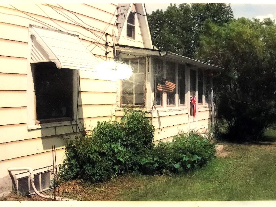2nd image of 1369 County Road 6 NW