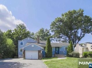 322 Hickory Ave, Bergenfield, NJ 07621