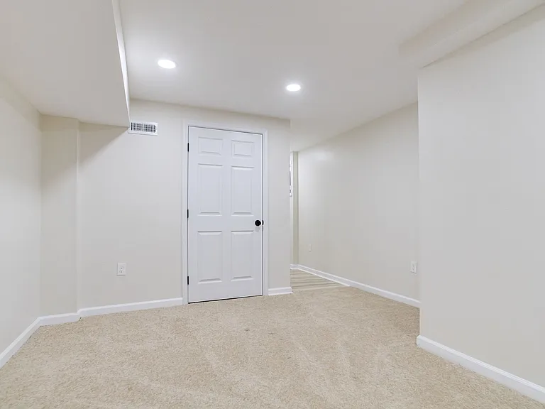 2702 Beryl Ave — Photo 19