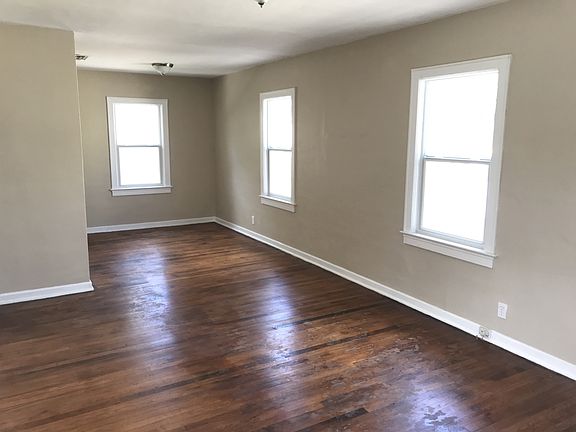 Living room/ Dining room combo