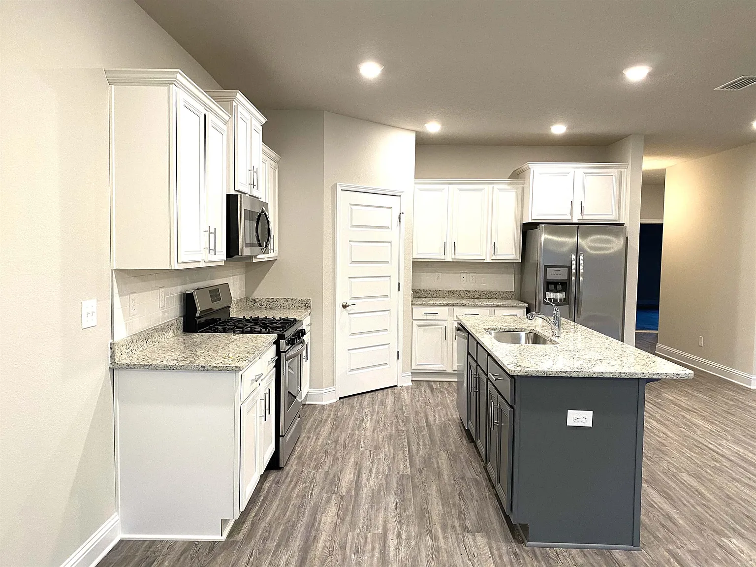 8563 Rosefield Dr N - 1 — Photo 4