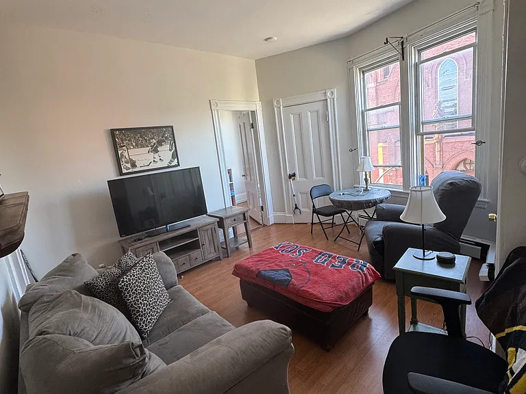 2 Linden St #S3 — Photo 2