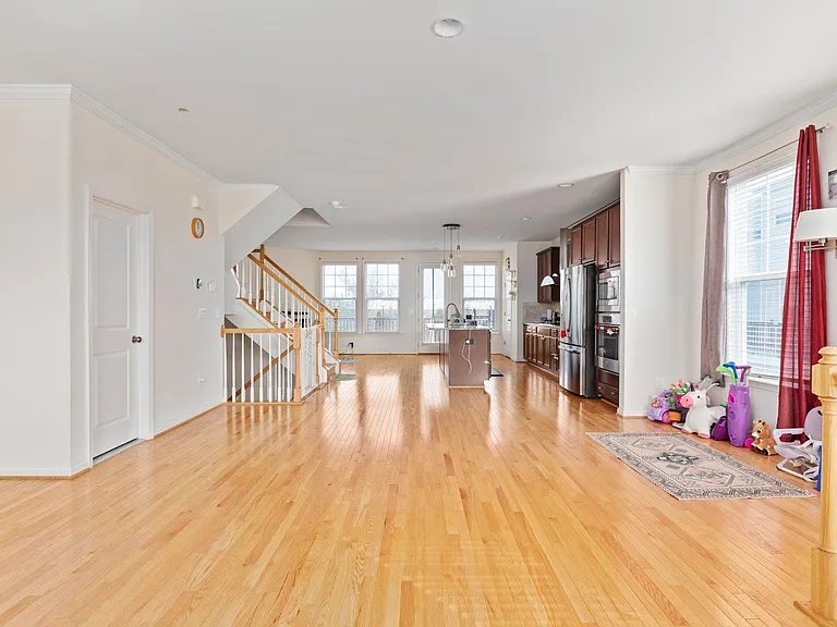 42304 Lancaster Woods Sq — Photo 10