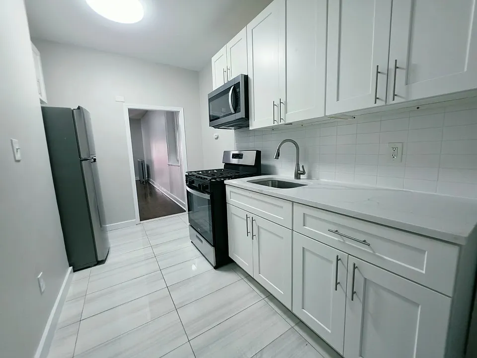 162 Sterling Ave #162D
