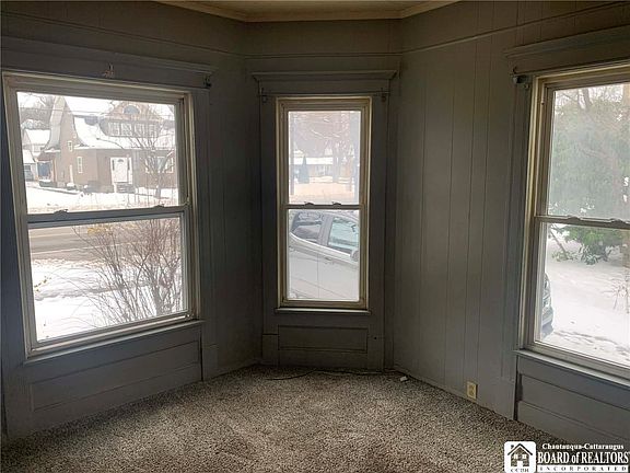 5th image of 311 W Main St