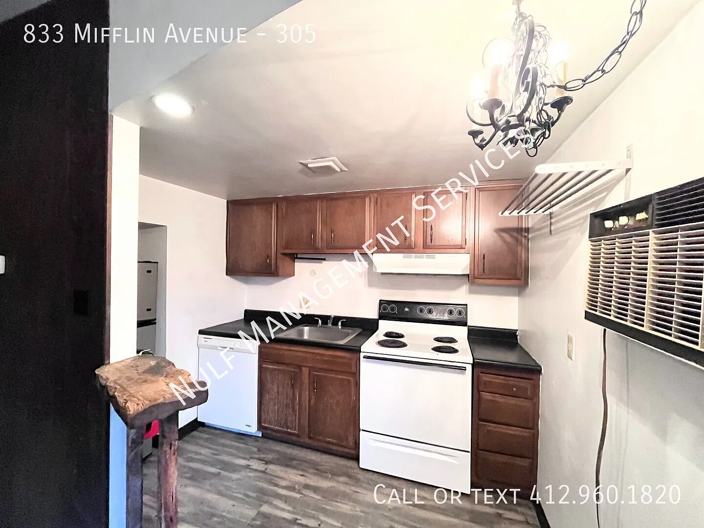 2 bed, 1 bath in Edgewood with Exposed Brick Accents! — Photo 2