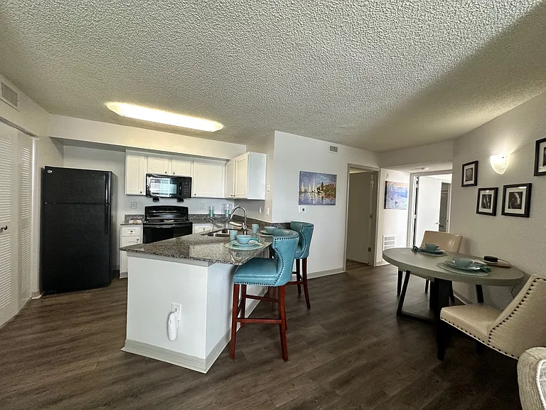 500 Malabar Rd SW — Photo 6