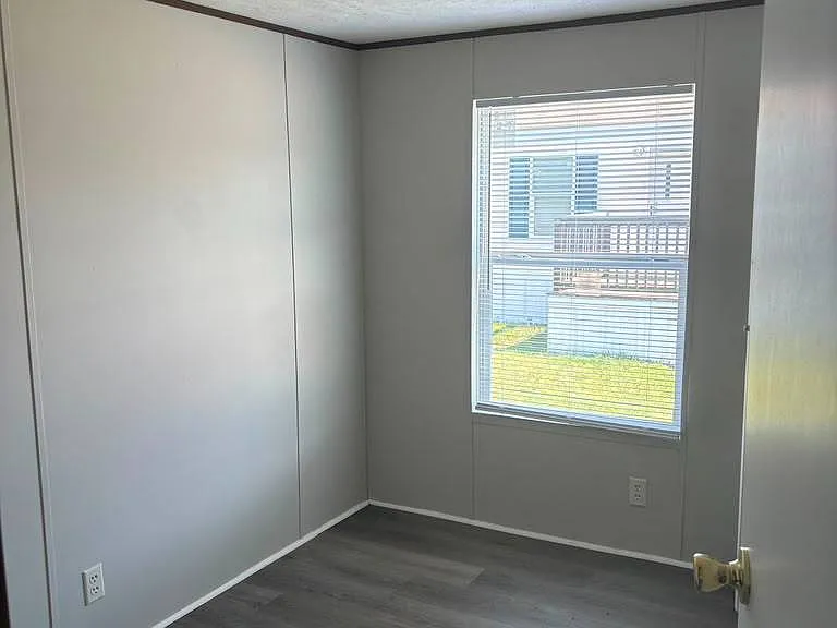 300 Pearl St #30 — Photo 5