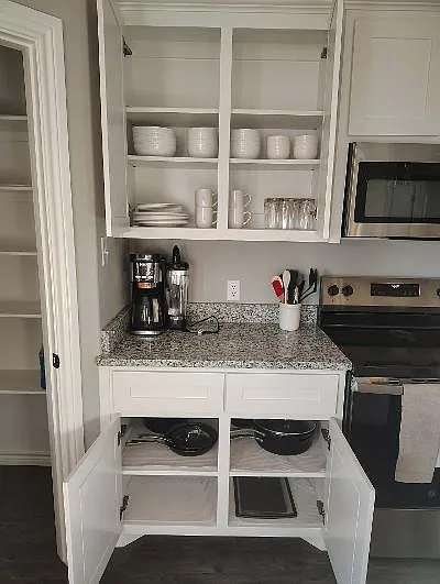 3 bed, 1289 sqft, $4,595 — Photo 4