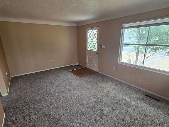 4th image of 1715 E Olympic Ave