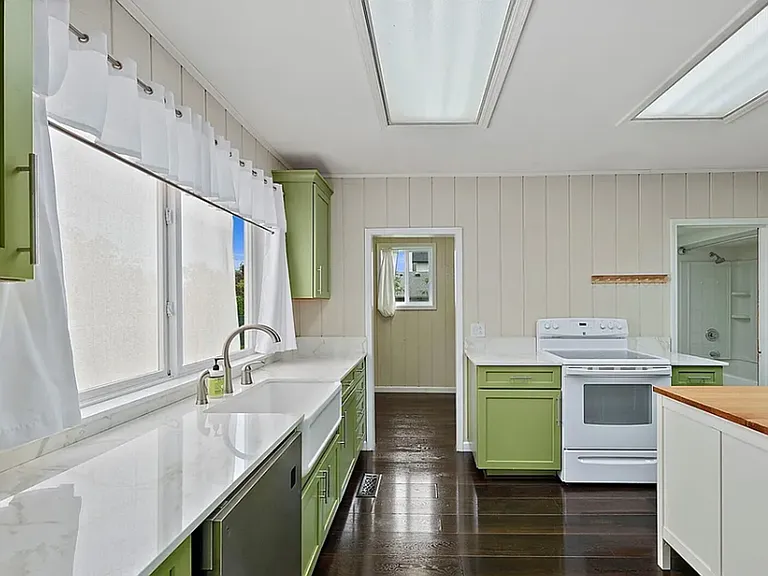 7640 Yakima Ave — Photo 16