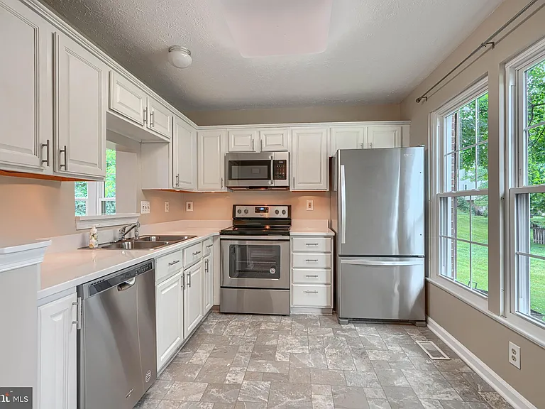 1826 Wye Mills Ln — Photo 2