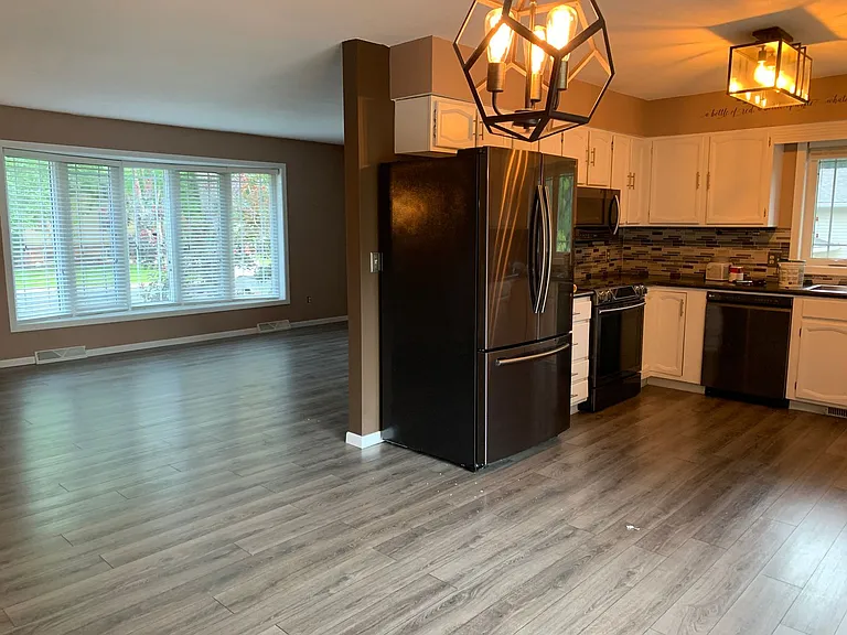 570 Roberts St SW — Photo 7