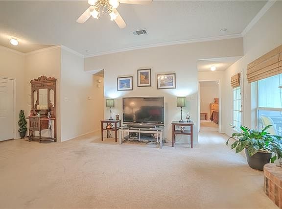 4th image of 713 Mesa Vista Dr