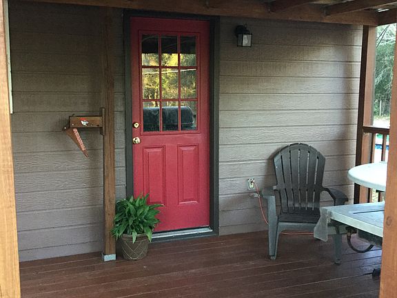 4th image of 660 SW Gull Dr