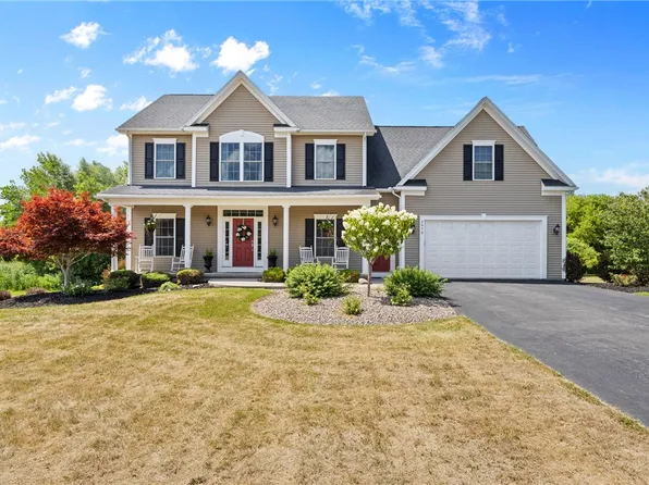 2975 W Walworth Rd, Macedon, NY 14502