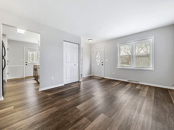 5th image of 1025 Britta Ln