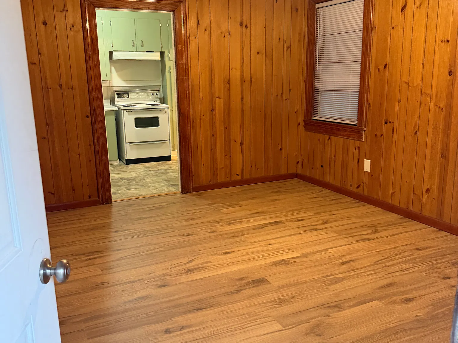 2 bed, 1100 sqft, $950 — Photo 3