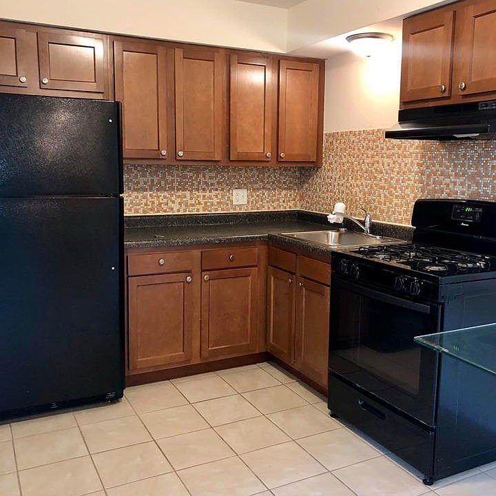 1st image of 8512 W 87th St APT 16