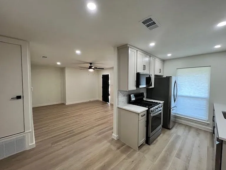 8012 Pinedale Cv #A — Photo 11
