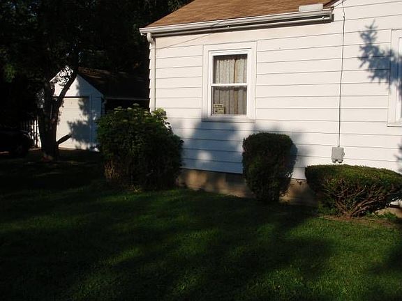 Garage & Parking