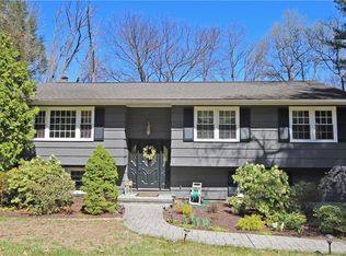 7 Aspen Way, Brookfield, CT 06804