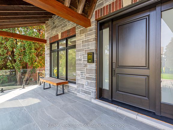 3rd image of 28 Martin Grove Rd