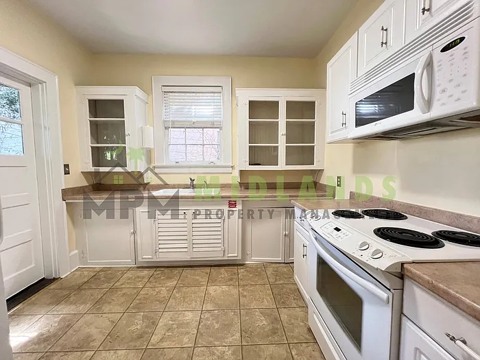 2501 Blossom St — Photo 41
