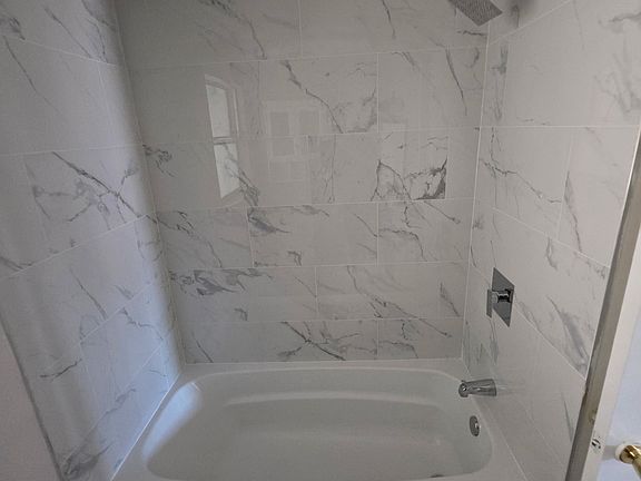 3rd image of 10338 Gardenia Ln