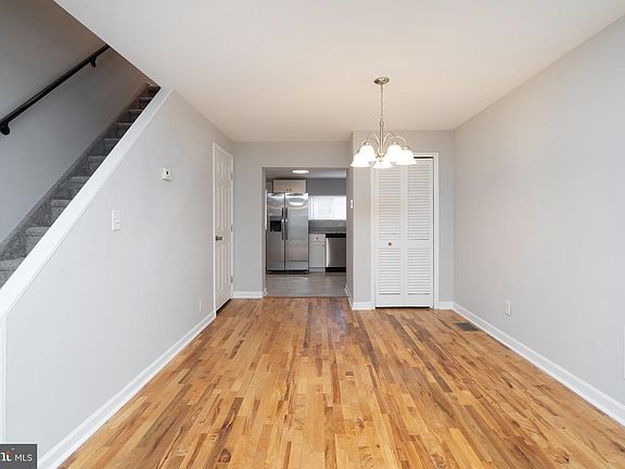 5th image of 225 Tree St