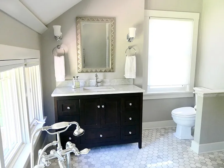 210 N Breese Ter — Photo 23