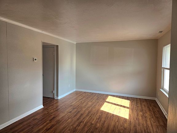 5th image of 5602 Banbury Ct