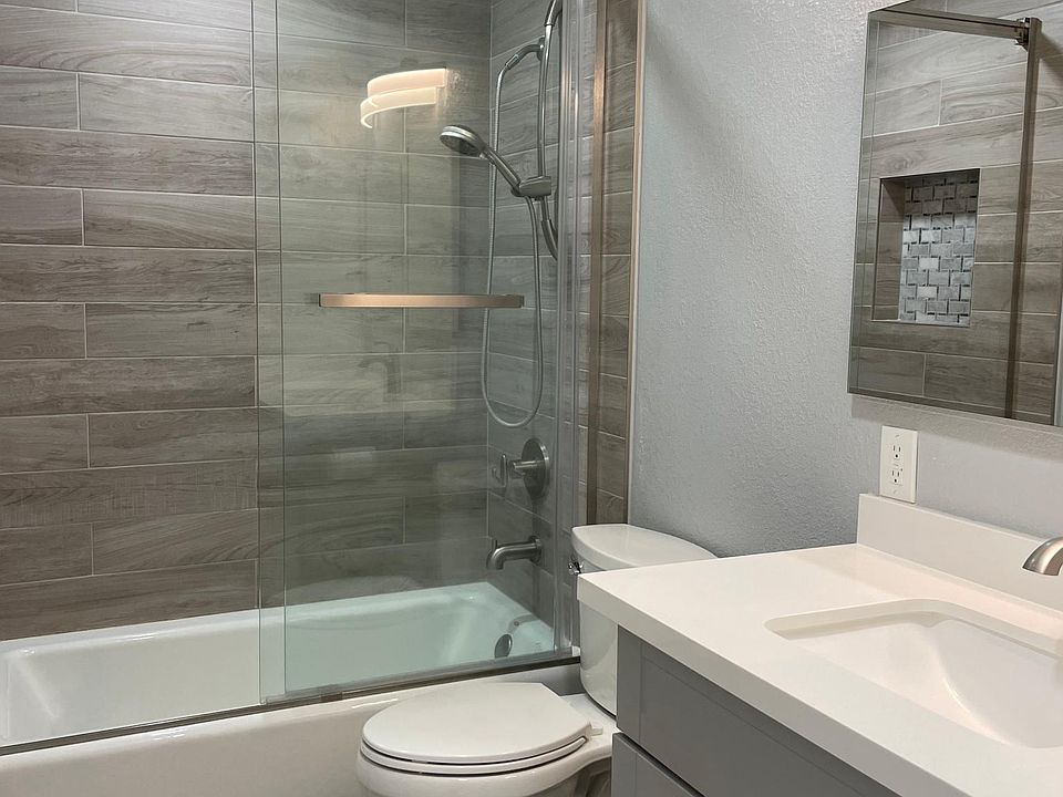 2nd image of 13725 Magnolia St #13725