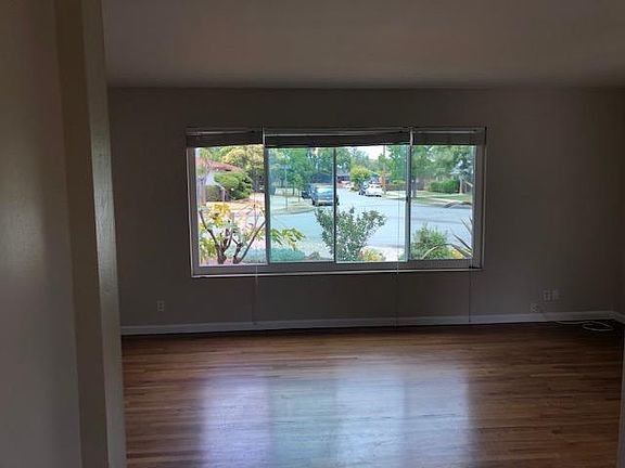 4th image of 2050 Casa Mia Dr