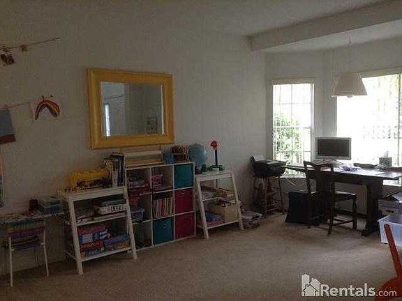 4th image of 405 Flatwood Dr