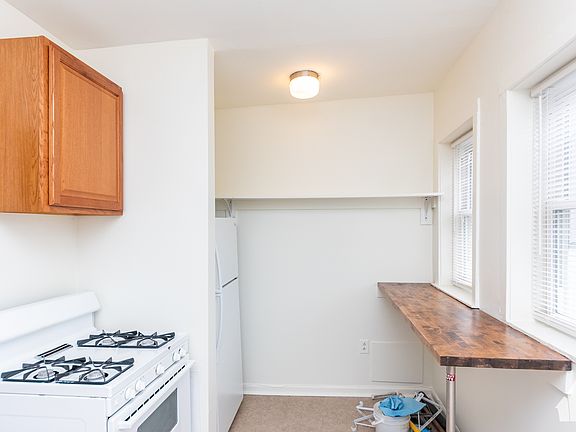 4th image of 2141 N Spaulding Ave #2E