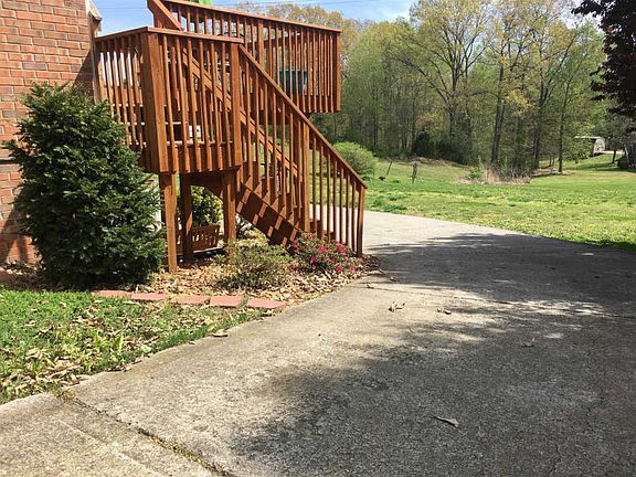 3rd image of 720 Ashwood Dr