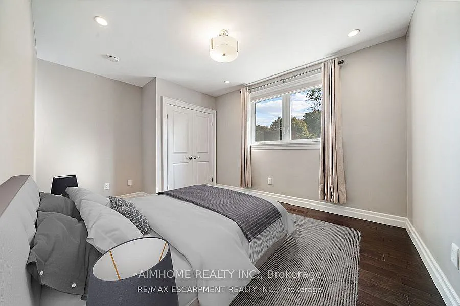 5 bed — Photo 4