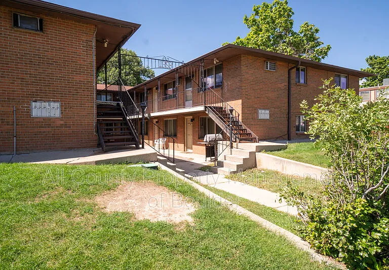 1353 Coffman St #8 — Photo 2
