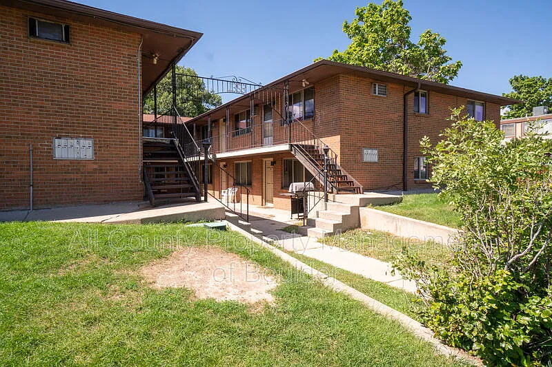 Building Photo - 1353 Coffman St #8