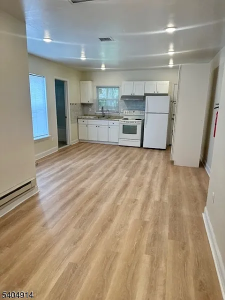 12 Seeley St