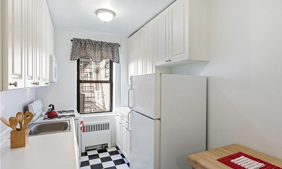 ROC 1 BR Kitchen