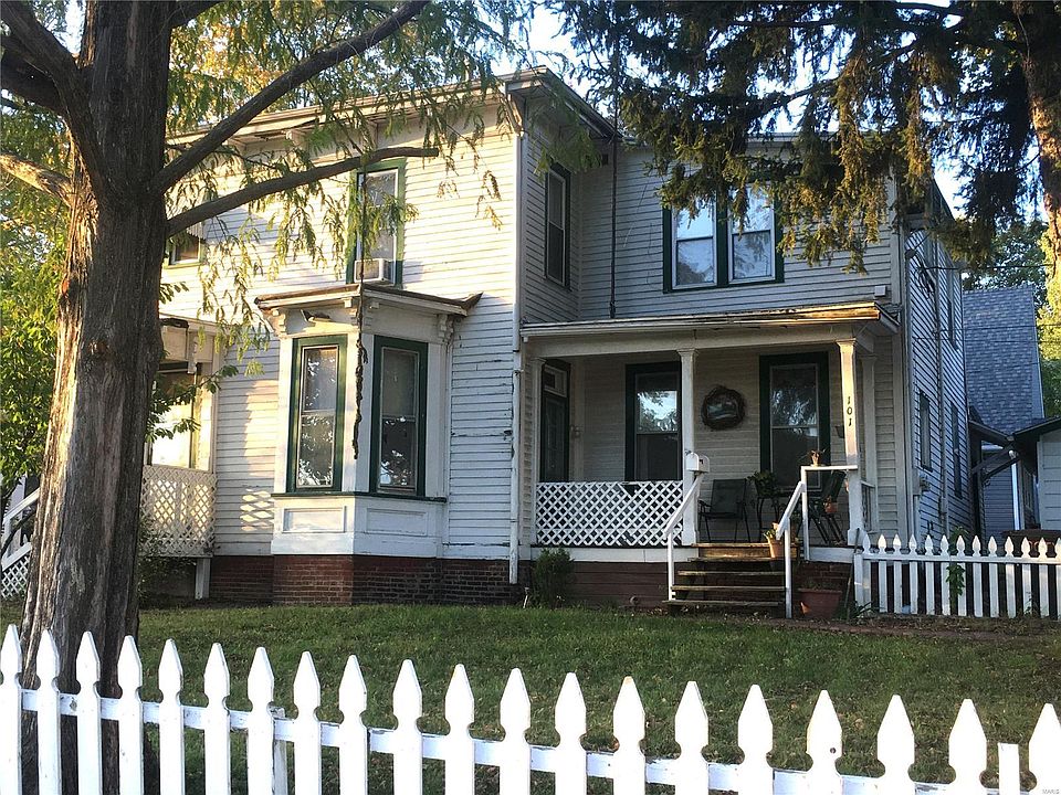 1st image of 101 E Oak St