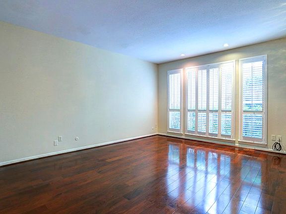 4th image of 1136 Fountain View Dr #201