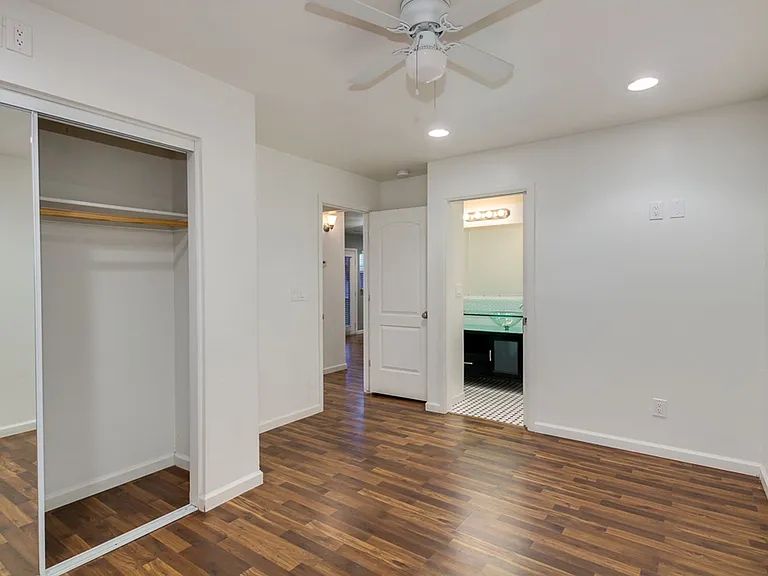 22nd Street Apartments 3015 — Photo 7