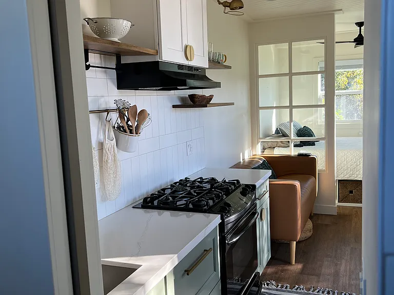 Los Cerritos Ln — Photo 5