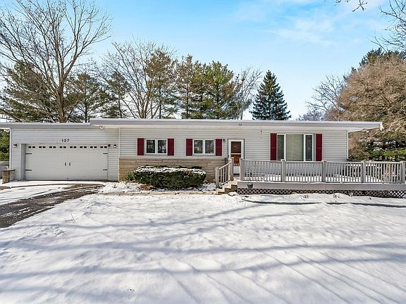 2nd image of 137 N Parkway Dr